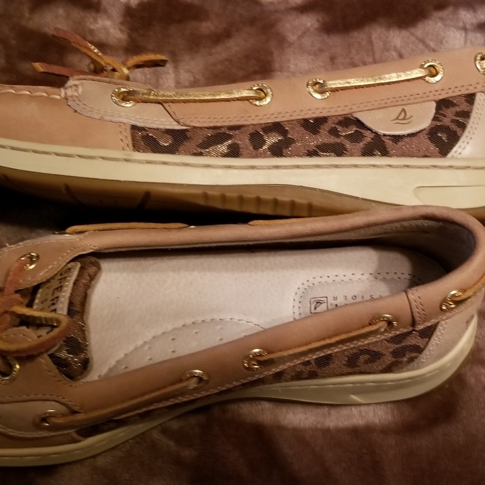 NWOT.  Cheetah Sperry Boat Shoes with Gold Accents